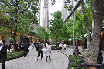 Tokyo Midtown Hibiya. Aufnahme vom 2018-04-14; historische Ortsansicht, nicht von der Weihnachtsveranstaltung 2026.