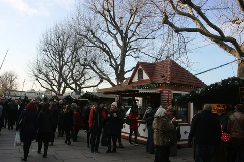 Southbank Centre Winter Market, fotografiert 2012. Archivansicht des Veranstaltungsorts; die Gestaltung 2026 kann abweichen.