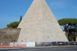 Piramide Cestia