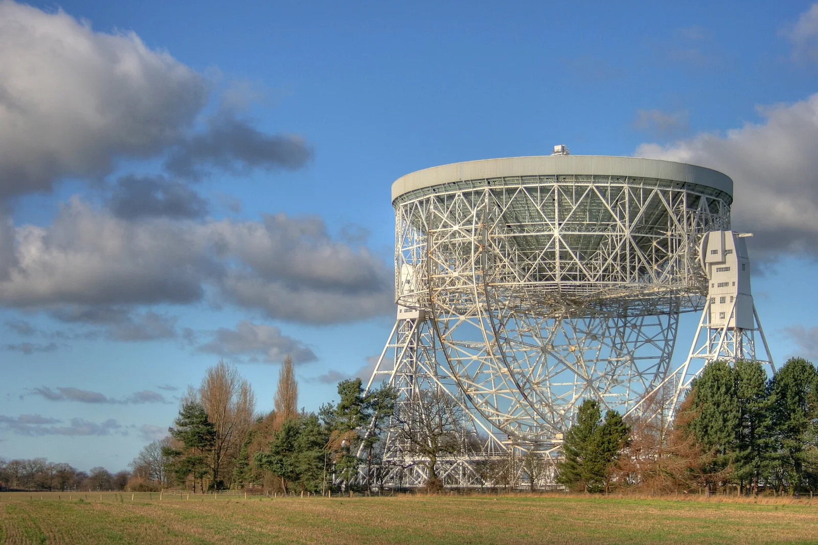 照片: 乔德雷尔班克天文台（Jodrell Bank Observatory）