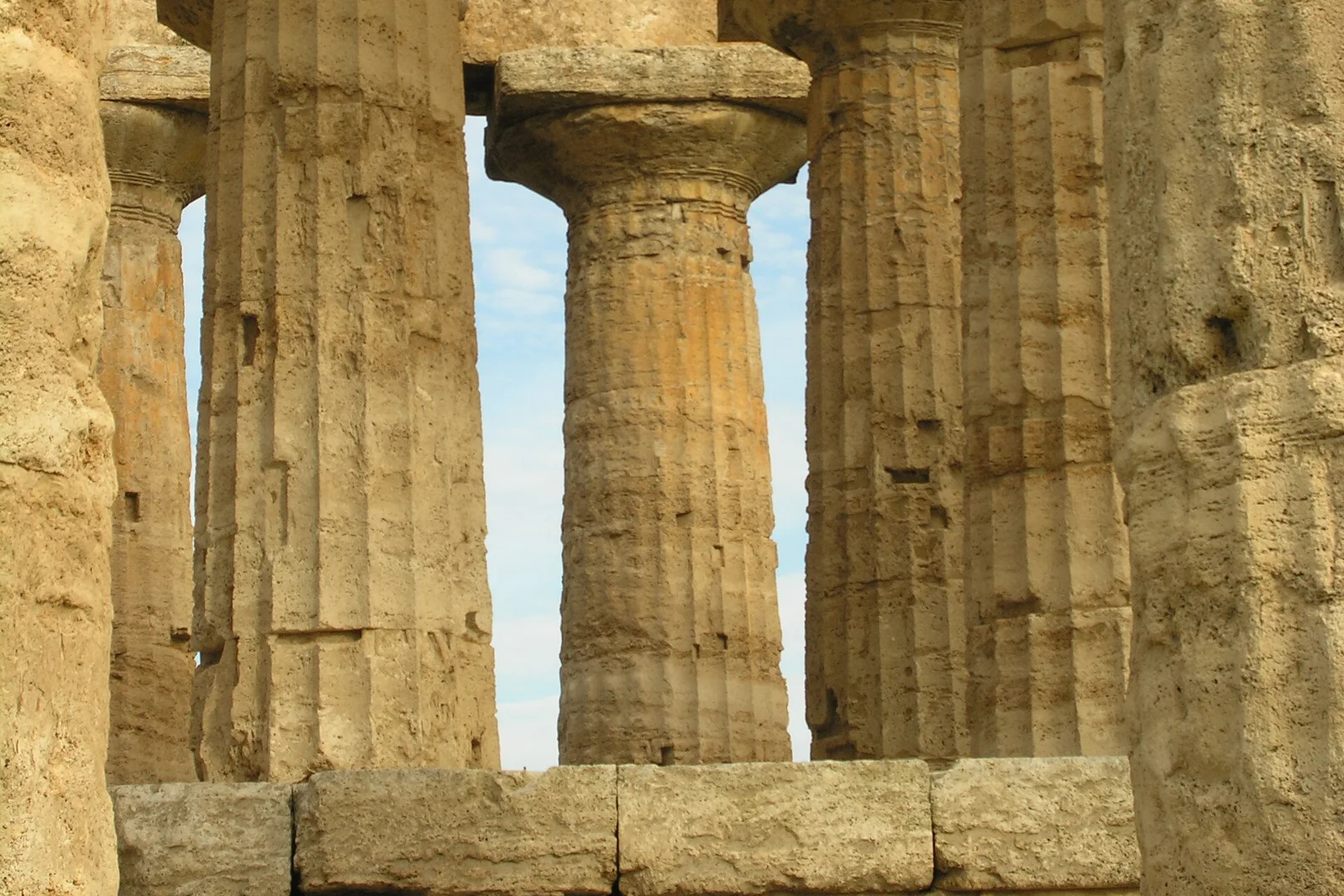 Foto: Nationalpark Cilento und Vallo di Diano mit den archäologischen Stätten von Paestum und Velia sowie der Certosa di Padula