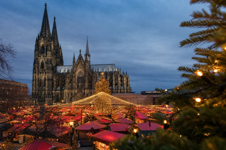 照片: 科隆大教堂圣诞市场（Weihnachtsmarkt am Kölner Dom）