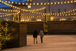 AI-generated editorial thumbnail for Salzburger Christkindlmarkt am Dom- und Residenzplatz