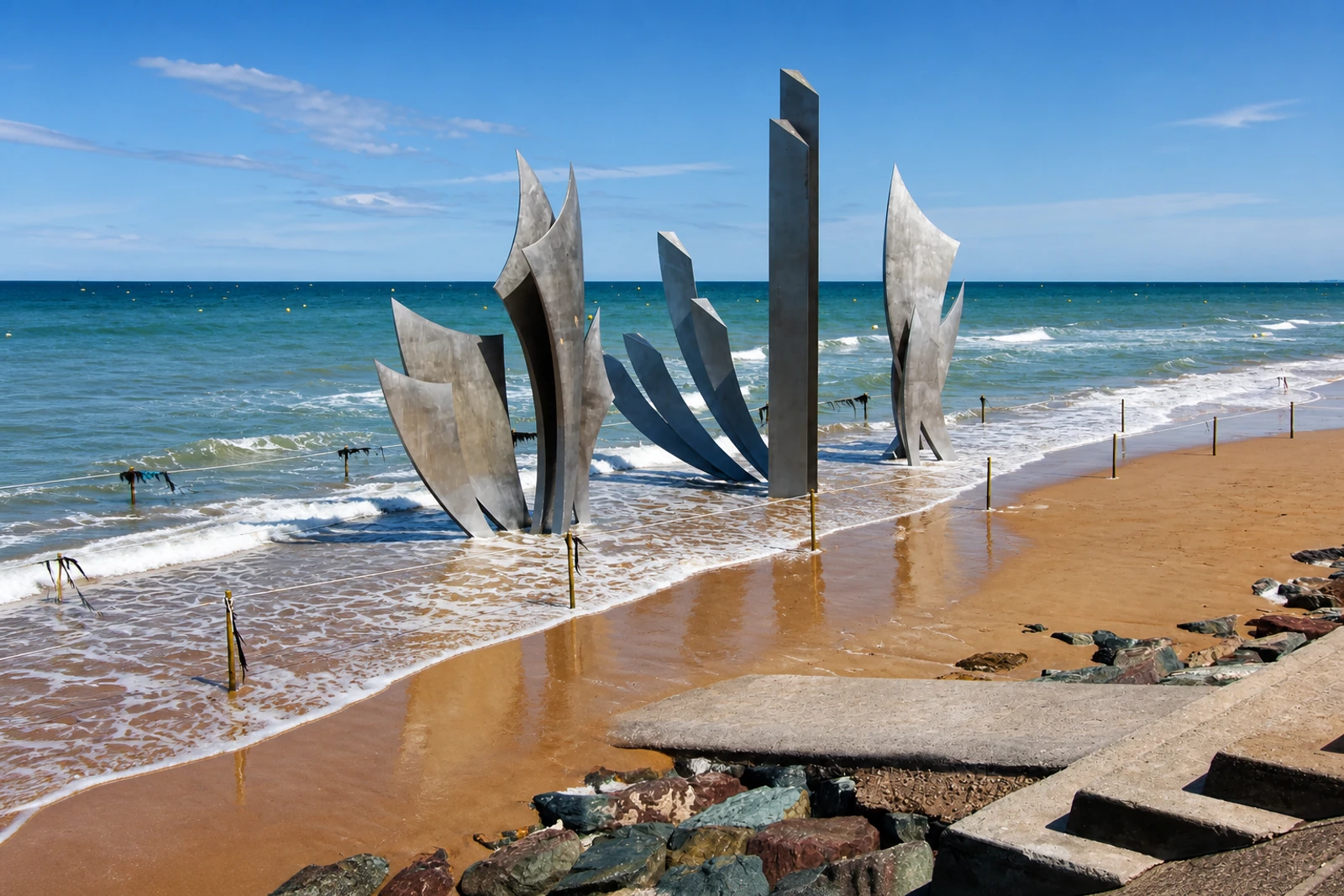 照片: 诺曼底登陆海滩，1944