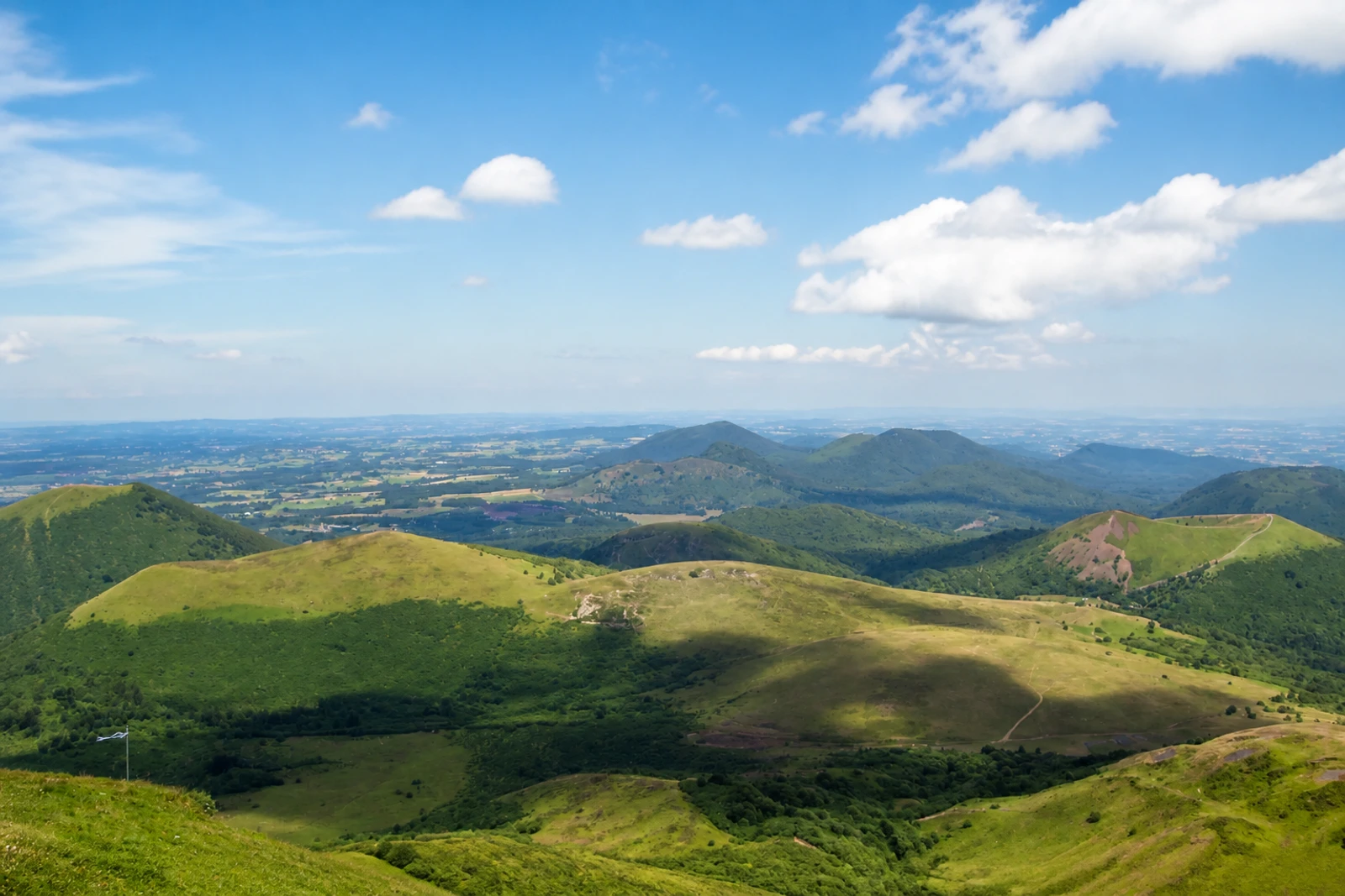 Photo: Haut lieu tectonique Chaîne des Puys - faille de Limagne