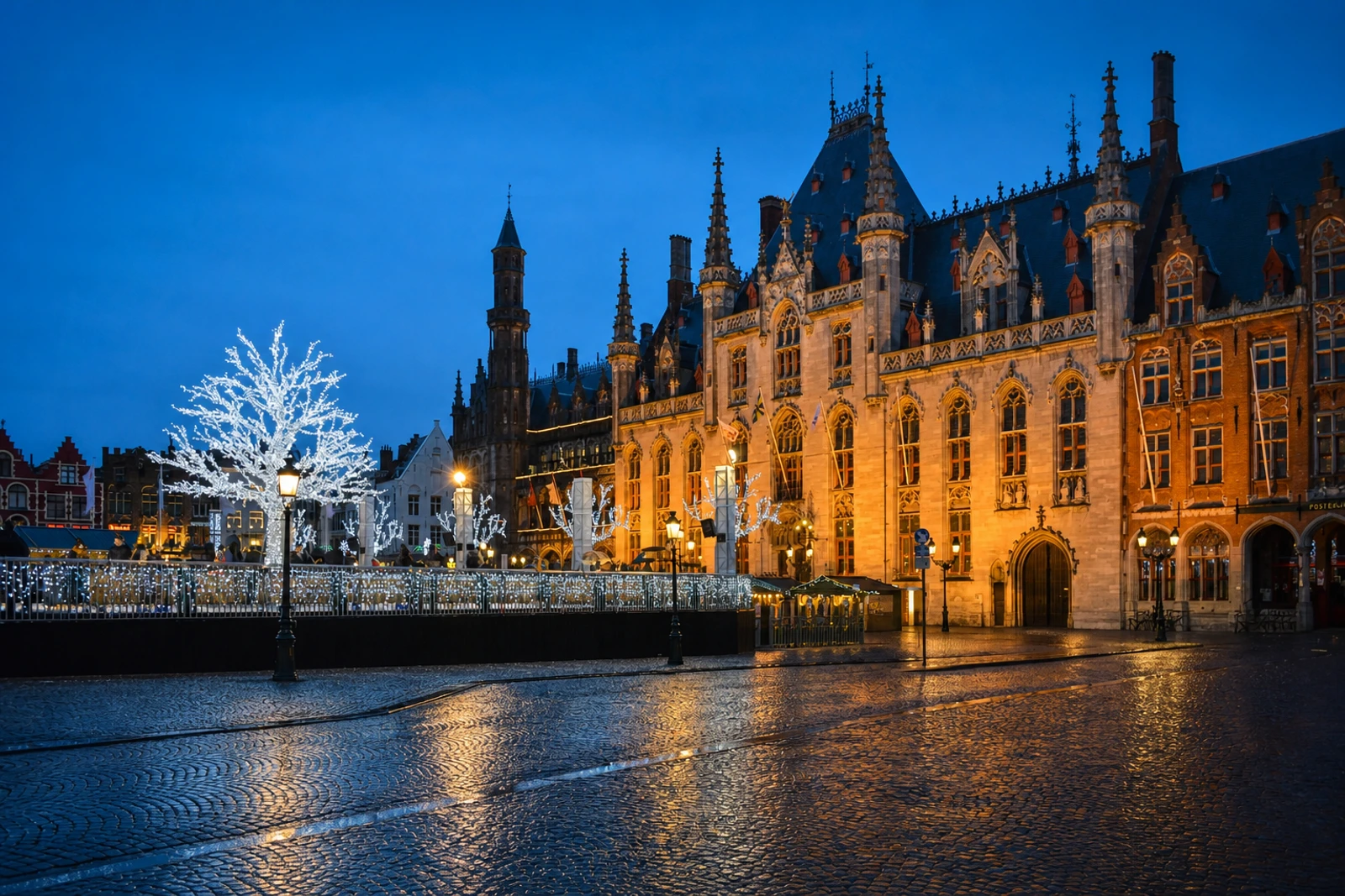 照片: 布鲁日市场圣诞集市（Kerstmarkt Markt Brugge）