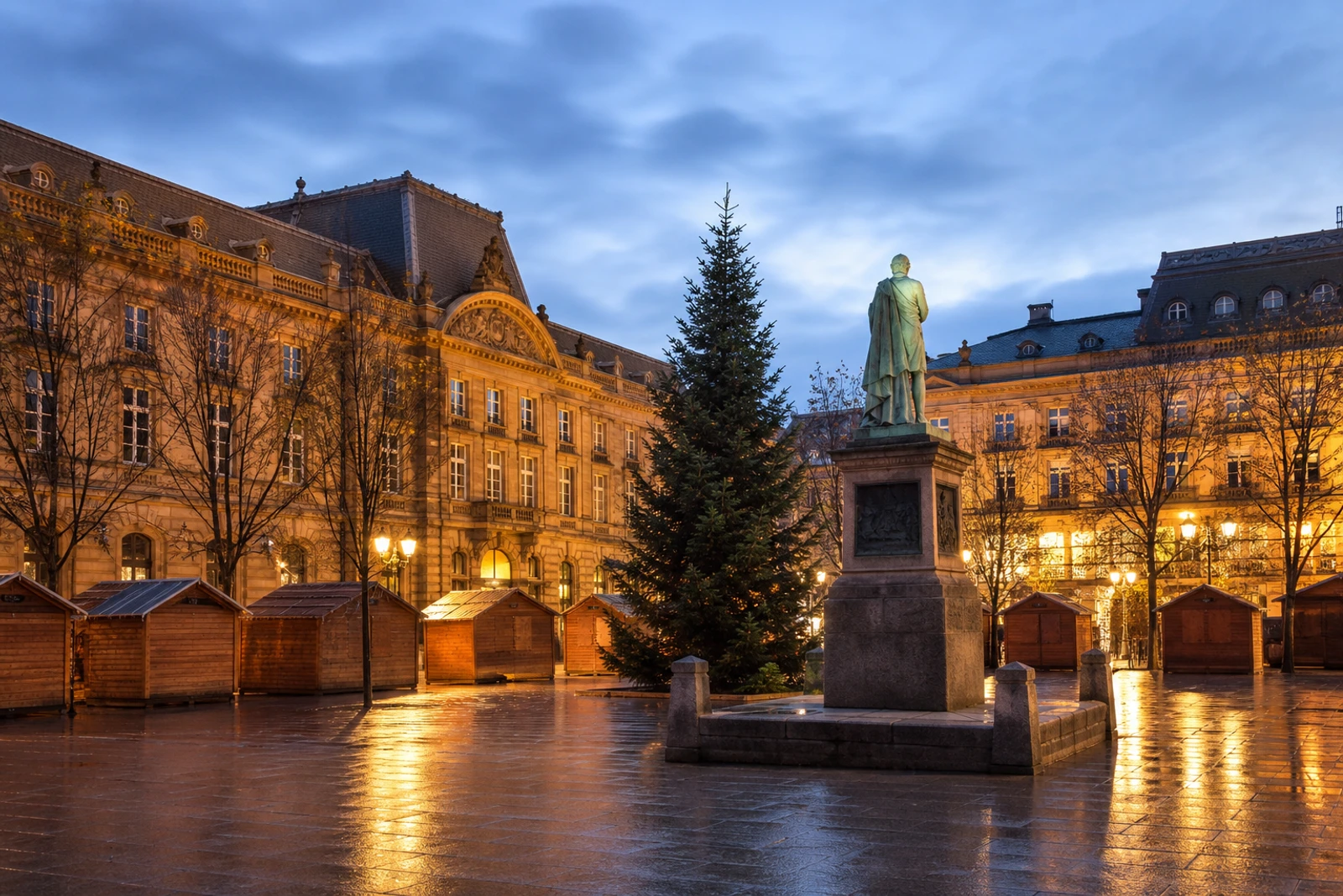 Photo: Christkindelsmärik – place Broglie