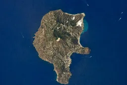 AI-edited editorial thumbnail of Isole Eolie (Aeolian Islands)