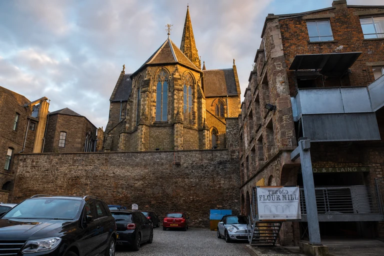 AI-generated editorial thumbnail of St Paul's Cathedral, Dundee