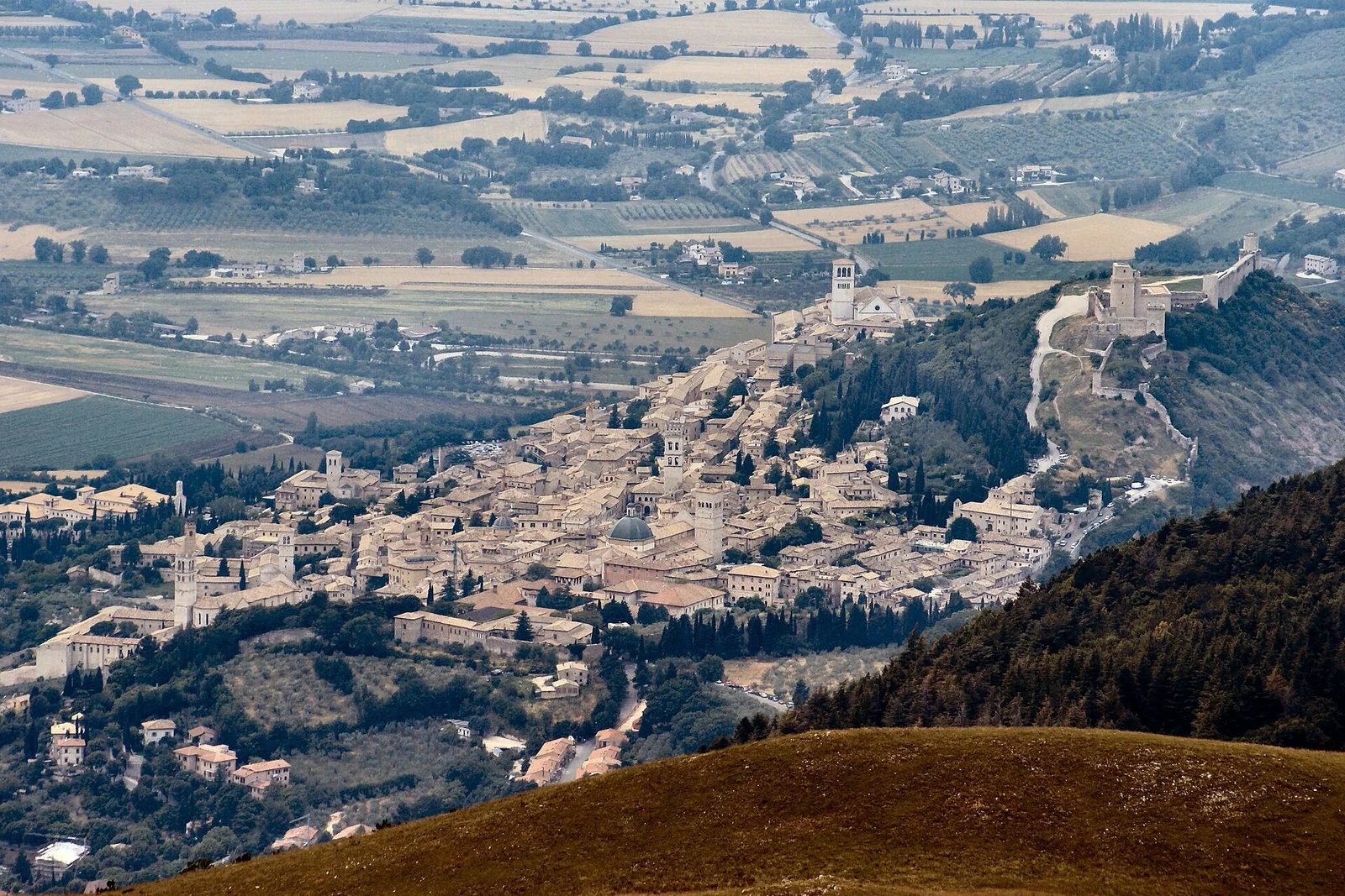 Photo: Assise, la basilique Saint-François et autres sites franciscains