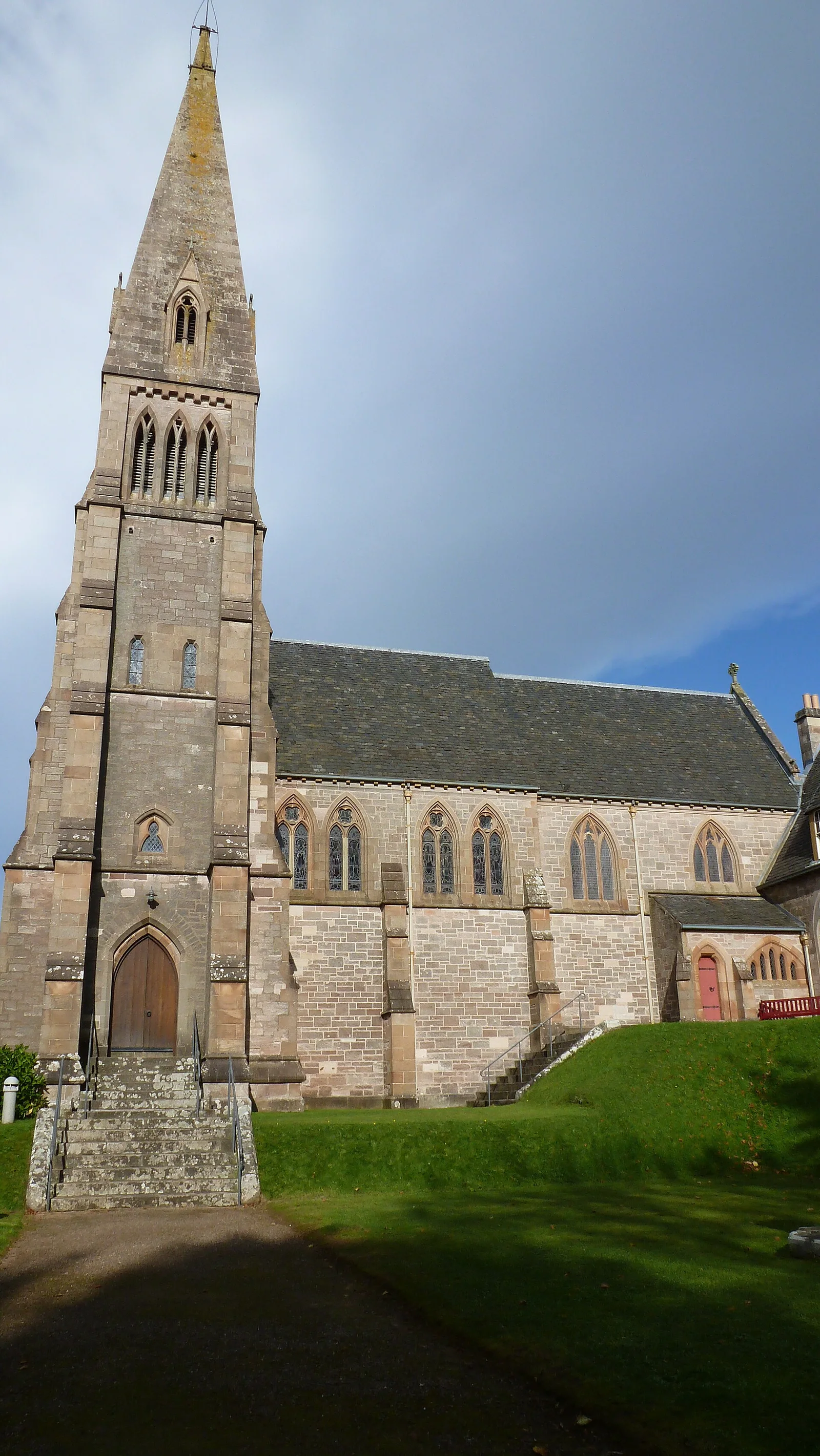 写真: 諸島大聖堂（Cathedral of The Isles）
