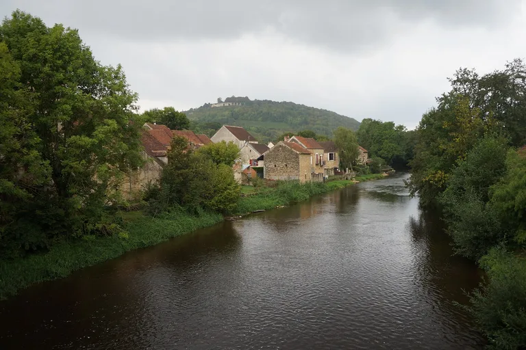 Foto: Vézelay, Kirche und Hügel